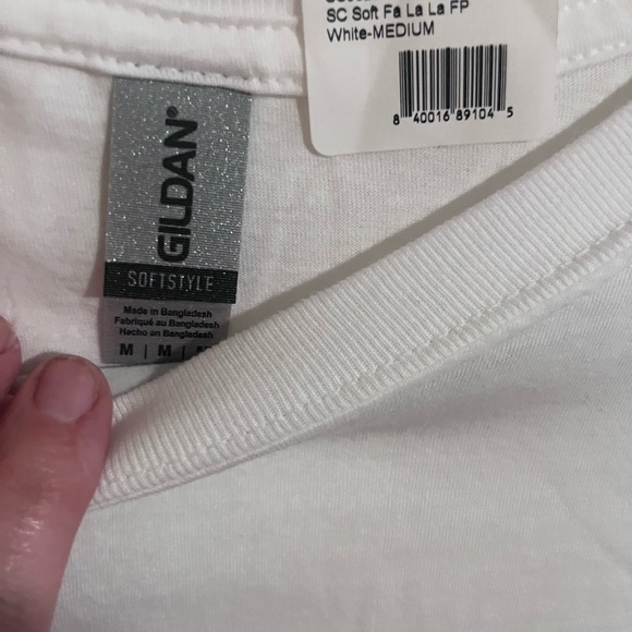 NWT size med tshirt - Picture 2 of 3